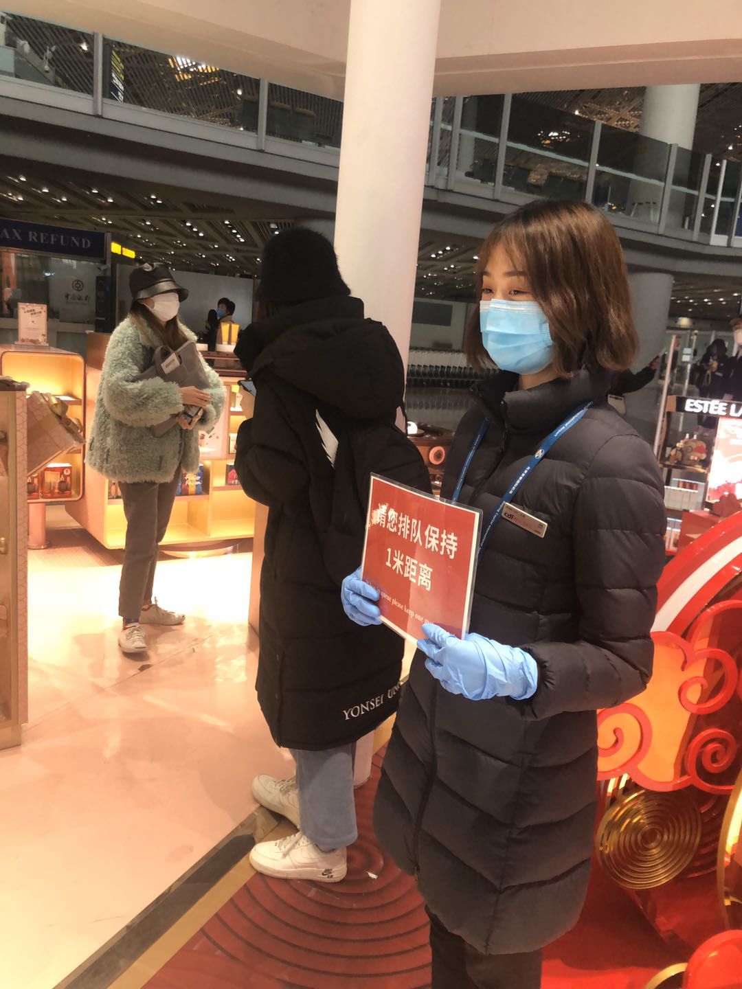 【中國(guó)免稅人在行動(dòng)·一線直擊篇】之十五： 不畏艱險(xiǎn)戰(zhàn)疫情，無(wú)私奉獻(xiàn)顯大愛(ài)