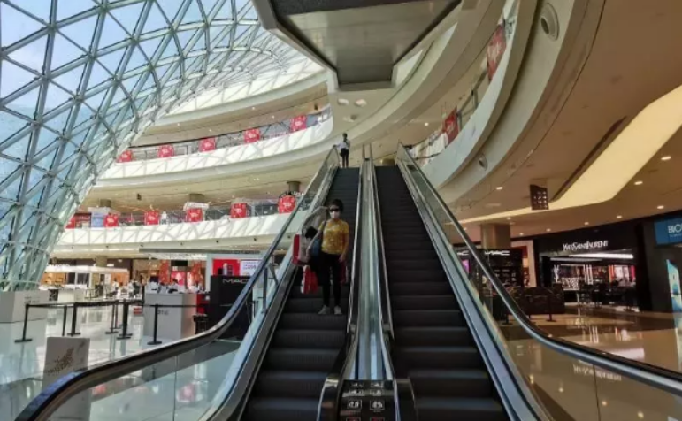 【中國免稅人在行動(dòng)?一線直擊篇】之十一：這家店恢復(fù)營業(yè)，吸引超過1億人在線看直播！