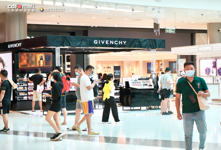 中免集團(tuán)線上線下齊發(fā)力，海南門店多項(xiàng)活動(dòng)創(chuàng)新體驗(yàn)燃爆五一 